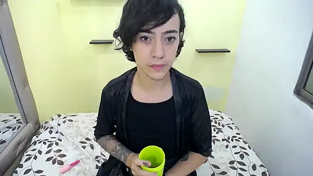 romina white18 online show from 05/07/26, 06:52