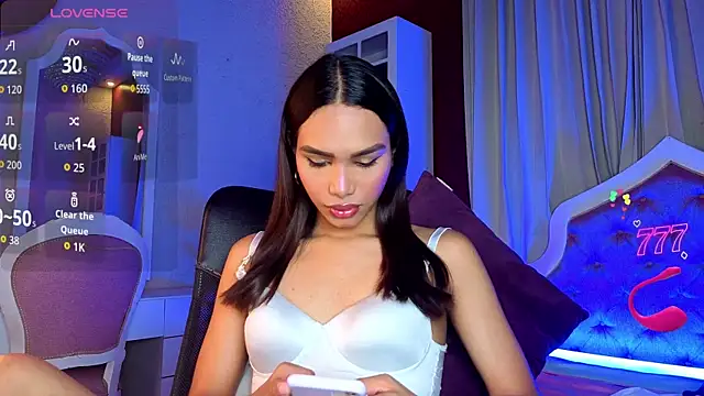 Snapshot of KristinaGriner chatting on 05/18/26, 01:13 KristinaGriner online show from 05/18/26, 01:13