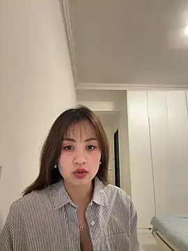 Snapshot of Yang_218 chatting on 04/10/26, 10:53 Yang 218 online show from 04/10/26, 10:53