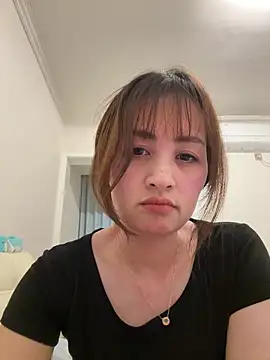 Snapshot of Yang_218 chatting on 04/12/26, 02:22 Yang 218 online show from 04/12/26, 02:22