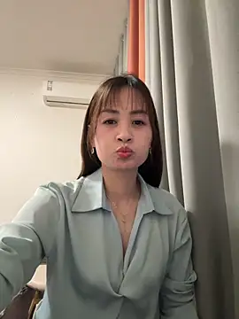 Snapshot of Yang_218 chatting on 05/01/26, 02:43 Yang 218 online show from 05/01/26, 02:43