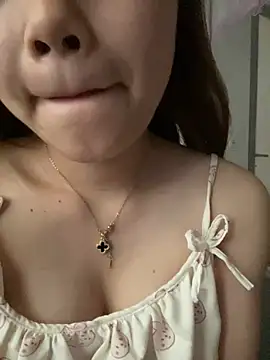 Snapshot of -Vaci- chatting on 05/28/26, 05:38 -Vaci- online show from 05/28/26, 05:38