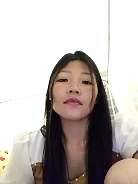 Snapshot of -Quyny- chatting on 03/27/26, 03:01 -Quyny- online show from 03/27/26, 03:01