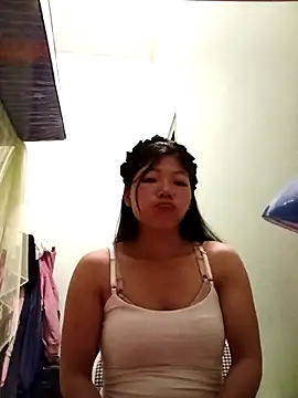 Snapshot of -Quyny- chatting on 04/19/26, 07:38 -Quyny- online show from 04/19/26, 07:38