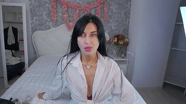 Snapshot of AriannaCruise chatting on 04/05/26, 03:47 AriannaCruise online show from 04/05/26, 03:47