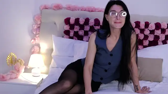 Snapshot of AriannaCruise chatting on 04/25/26, 11:24 AriannaCruise online show from 04/25/26, 11:24