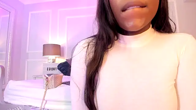 Snapshot of IrisJones_ chatting on 05/05/26, 12:57 IrisJones online show from 05/05/26, 12:57