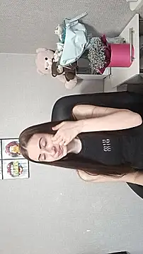 Linda Mur  online show from 04/03/26, 05:49