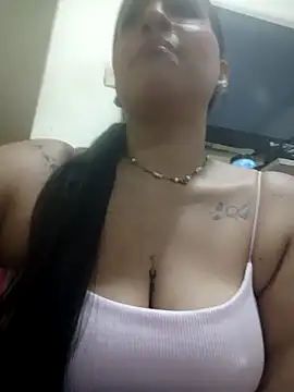 Snapshot of val_eria chatting on 05/01/26, 11:42 val eria online show from 05/01/26, 11:42
