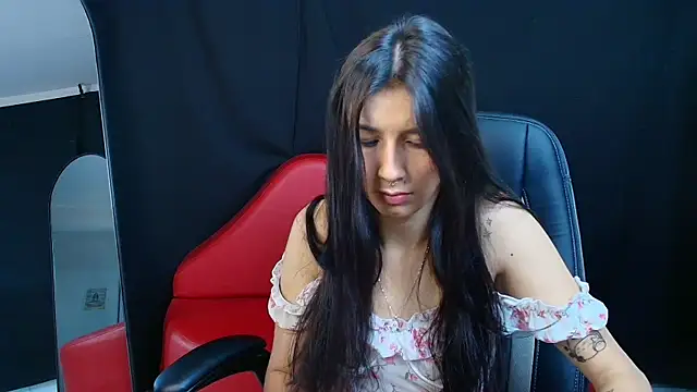 Snapshot of jazminswee chatting on 05/08/26, 09:53 jazminswee online show from 05/08/26, 09:53