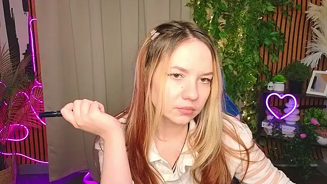 ViolettaSwang online show from 04/09/26, 10:42