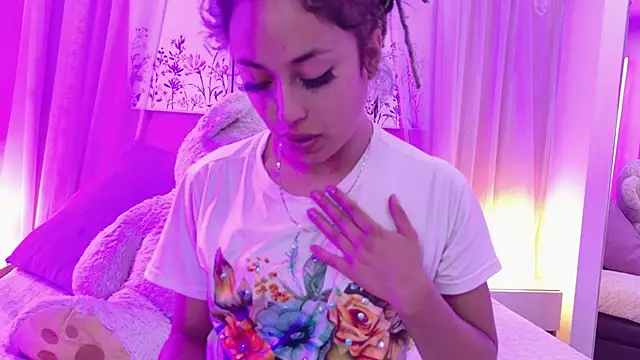 Snapshot of canela_bm chatting on 05/04/26, 01:29 canela bm online show from 05/04/26, 01:29