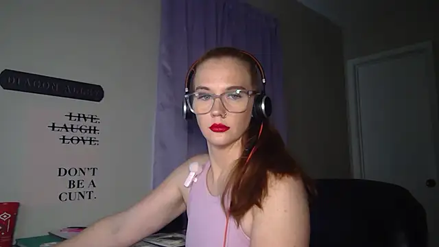 Snapshot of RoxyRedXO12 chatting on 04/03/26, 07:56 RoxyRedXO12 online show from 04/03/26, 07:56