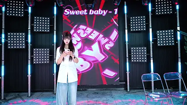Snapshot of Sweetbaby-1 chatting on 05/04/26, 02:51 Sweetbaby-1 online show from 05/04/26, 02:51