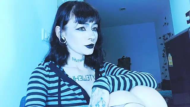 Snapshot of H3xD0ll chatting on 04/04/26, 11:24 H3xD0ll online show from 04/04/26, 11:24