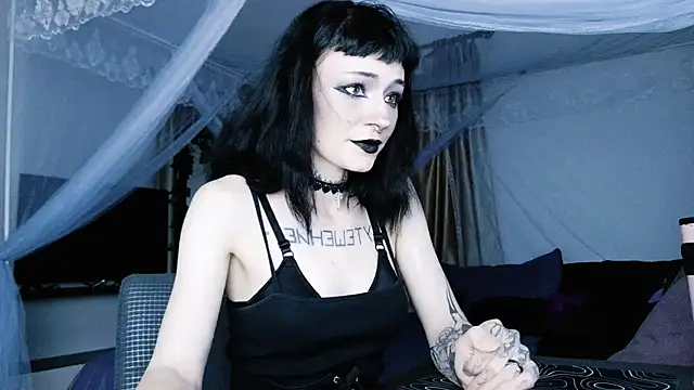 Snapshot of H3xD0ll chatting on 04/26/26, 01:20 H3xD0ll online show from 04/26/26, 01:20