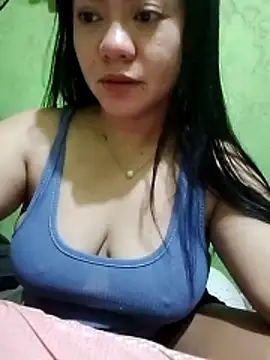 Snapshot of sweety_honey27 chatting on 05/03/26, 05:19 sweety honey27 online show from 05/03/26, 05:19
