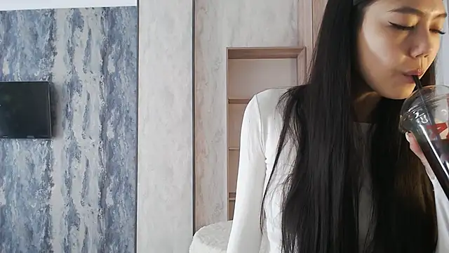 Snapshot of SecretTiny chatting on 05/20/26, 02:40 SecretTiny online show from 05/20/26, 02:40