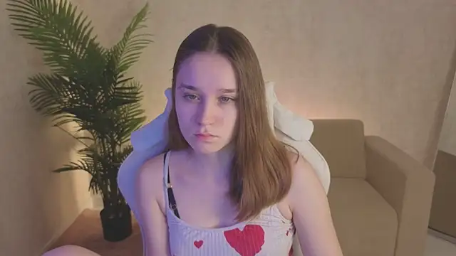 Snapshot of SweetieBlush chatting on 04/21/26, 02:04 SweetieBlush online show from 04/21/26, 02:04