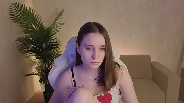 Snapshot of SweetieBlush chatting on 04/21/26, 02:51 SweetieBlush online show from 04/21/26, 02:51