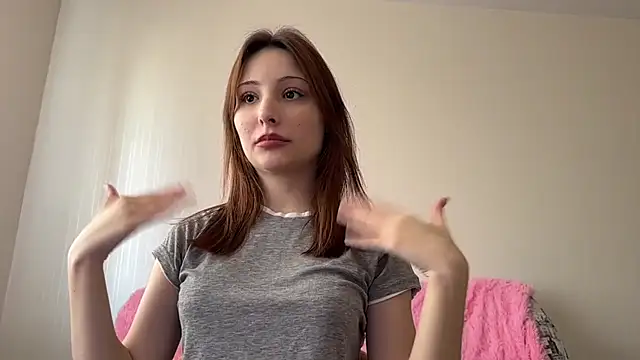 Snapshot of Tara_Harrisss chatting on 04/05/26, 10:45 Tara Harrisss online show from 04/05/26, 10:45