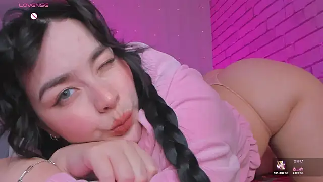 Snapshot of NatalForsy chatting on 04/11/26, 02:43 NatalForsy online show from 04/11/26, 02:43