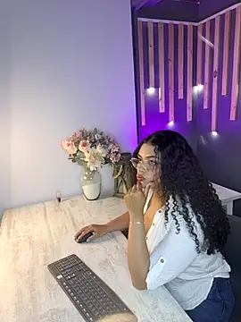 Snapshot of scarlett__2 chatting on 04/07/26, 08:53 scarlett 2 online show from 04/07/26, 08:53