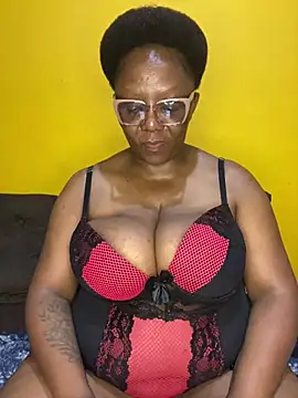 Snapshot of BoobsQueeen chatting on 07/18/26, 02:05 BoobsQueeen online show from 07/18/26, 02:05