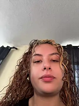Snapshot of Amber-fire chatting on 04/26/26, 05:10 Amber-fire online show from 04/26/26, 05:10