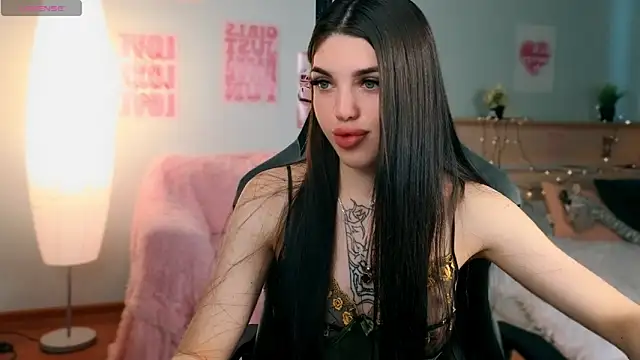 molly rettyy online show from 05/19/26, 03:57