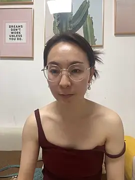 Snapshot of you-520 chatting on 05/08/26, 12:43 you-520 online show from 05/08/26, 12:43