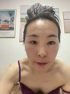 Snapshot of you-520 chatting on 05/10/26, 02:50 you-520 online show from 05/10/26, 02:50