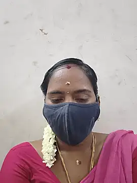 Snapshot of Tamil_Sangeetha chatting on 06/25/26, 04:56 Tamil Sangeetha online show from 06/25/26, 04:56