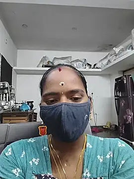 Snapshot of Tamil_Sangeetha chatting on 06/27/26, 02:01 Tamil Sangeetha online show from 06/27/26, 02:01