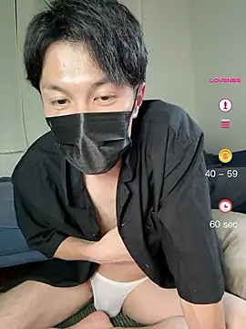 Snapshot of -YumaUemura- chatting on 05/09/26, 02:11 -YumaUemura- online show from 05/09/26, 02:11