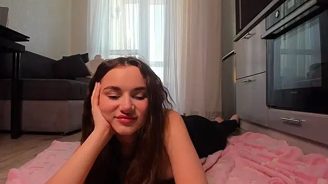 Snapshot of AlinaLuxxx chatting on 05/23/26, 06:18 AlinaLuxxx online show from 05/23/26, 06:18