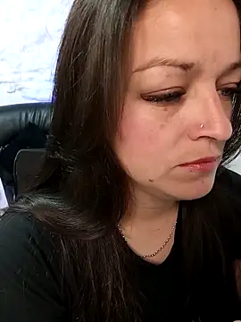 Isa bluee online show from 05/07/26, 12:43