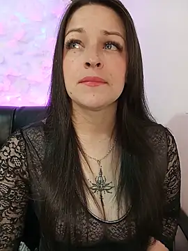 Isa bluee online show from 06/14/26, 11:07