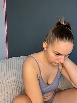 DominaDora17 online show from 04/28/26, 03:17