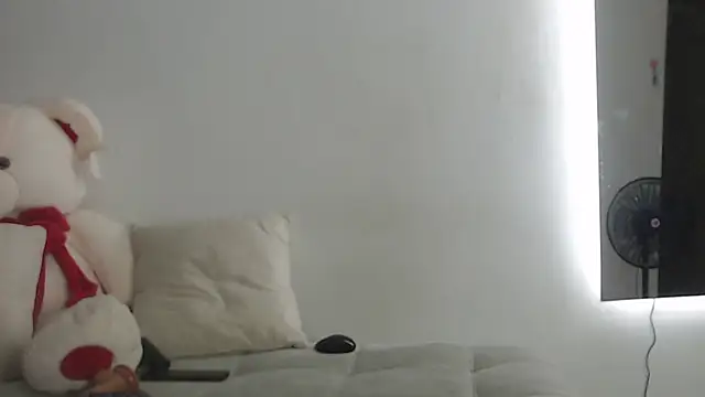 Snapshot of MissDolluxe chatting on 07/24/26, 02:31 MissDolluxe online show from 07/24/26, 02:31