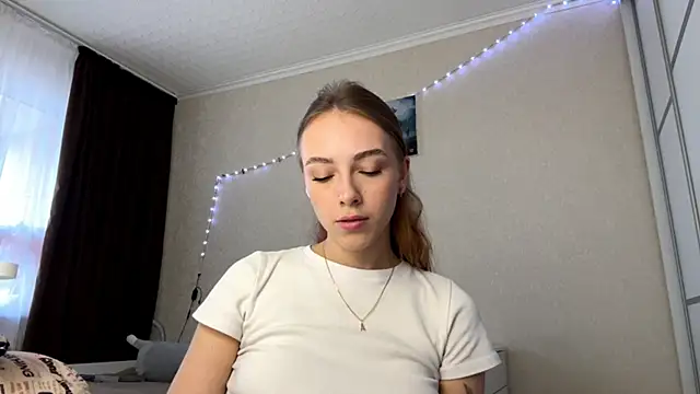 Snapshot of EvaMerci chatting on 03/30/26, 07:31 EvaMerci online show from 03/30/26, 07:31