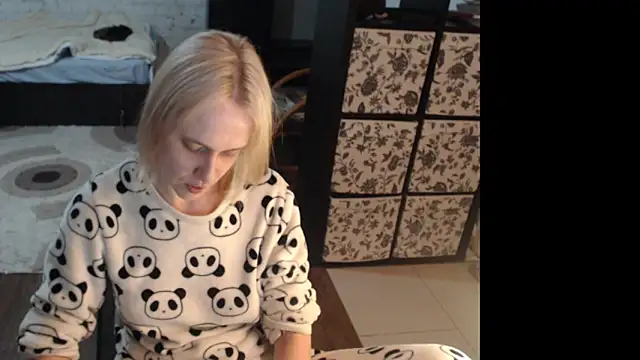 Snapshot of Sweet_hot_shrmp chatting on 04/26/26, 08:28 Sweet hot shrmp online show from 04/26/26, 08:28