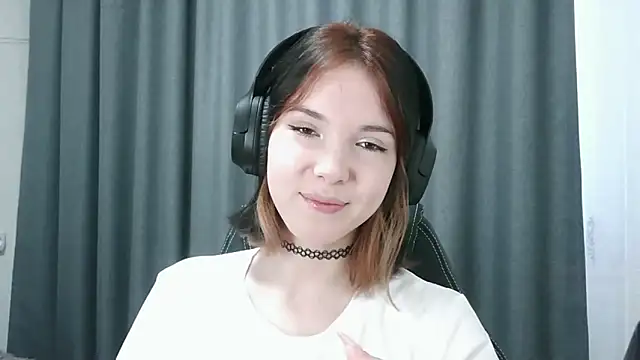 Snapshot of RubyBooby chatting on 06/04/26, 04:24 RubyBooby online show from 06/04/26, 04:24