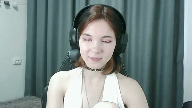 Snapshot of RubyBooby chatting on 06/07/26, 04:44 RubyBooby online show from 06/07/26, 04:44