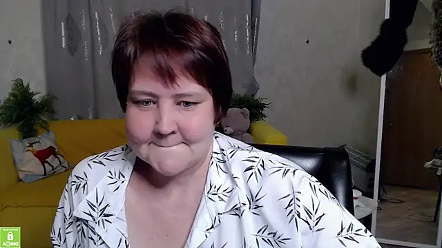 Snapshot of QUEEN02030 chatting on 04/22/26, 03:13 QUEEN02030 online show from 04/22/26, 03:13