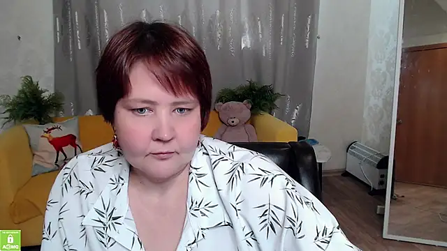Snapshot of QUEEN02030 chatting on 05/07/26, 10:31 QUEEN02030 online show from 05/07/26, 10:31