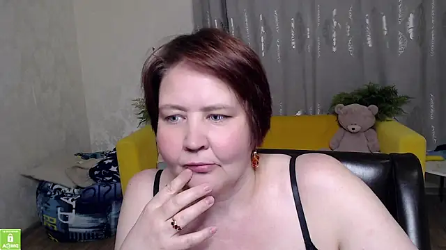 Snapshot of QUEEN02030 chatting on 05/08/26, 03:06 QUEEN02030 online show from 05/08/26, 03:06