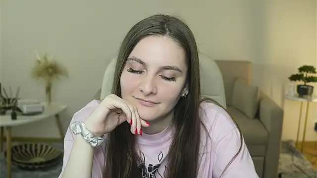 GwennElena online show from 03/31/26, 07:09