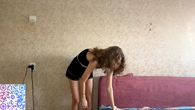 Snapshot of WildFeels chatting on 04/02/26, 12:14 WildFeels online show from 04/02/26, 12:14