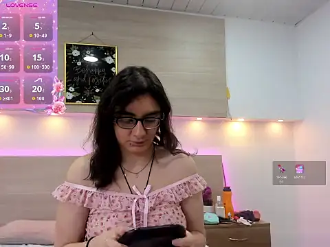 Ellaa honey online show from 04/20/26, 01:14